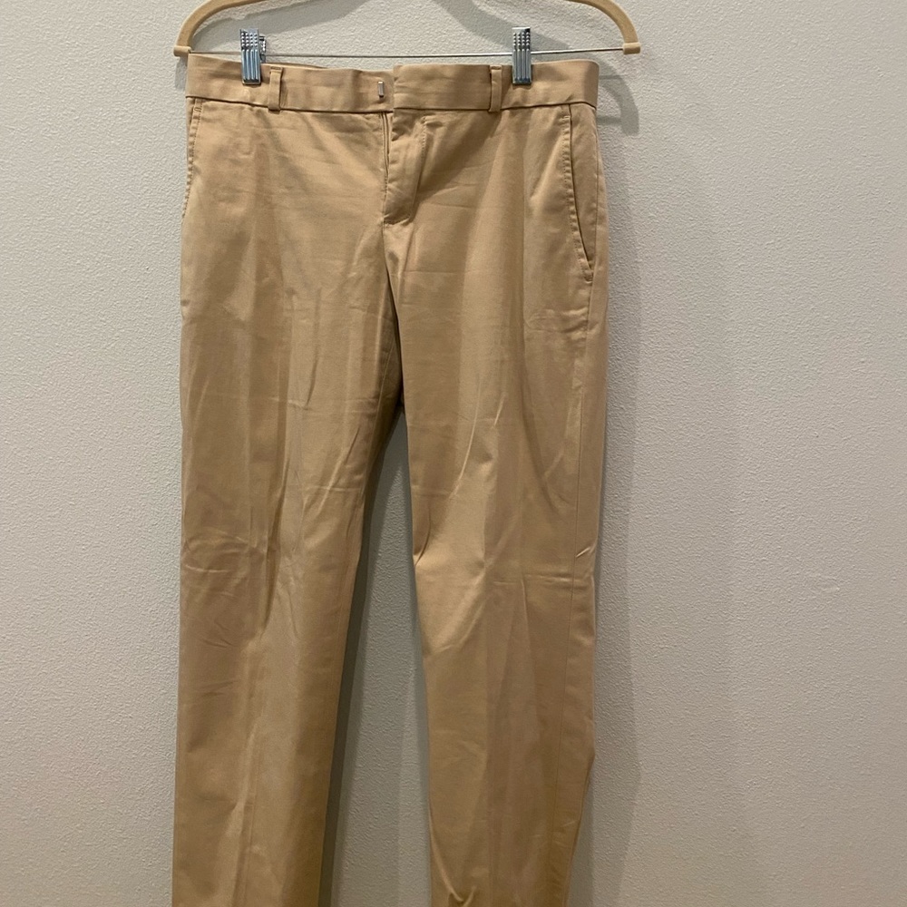 Banana Republic. Size 4. Straight leg khaki pants